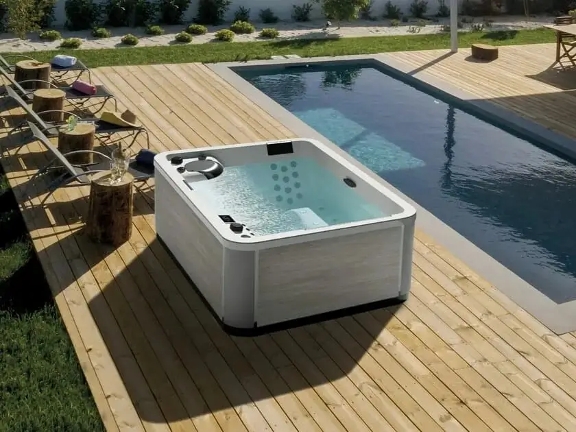 Outdoor Jacuzzi